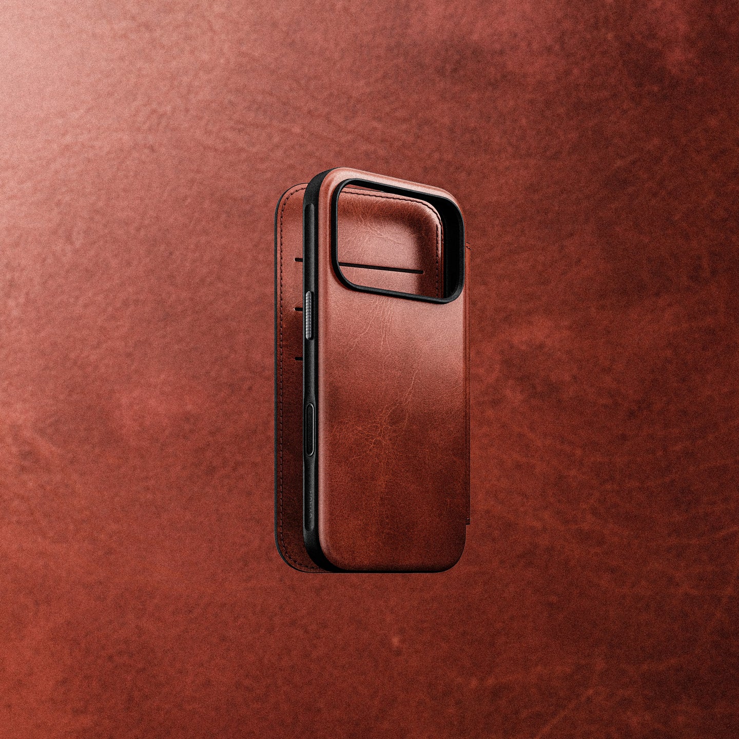 Discover Nomad Leather Folios