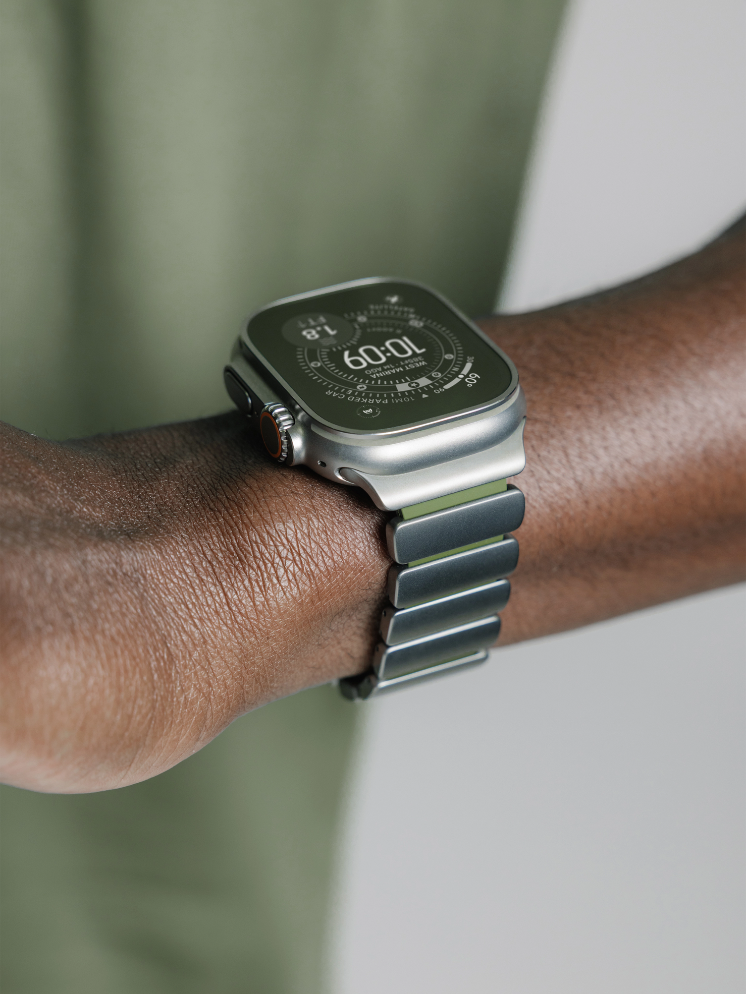 Nomad Stratos Band - 49mm - Natural Titanium - Forest