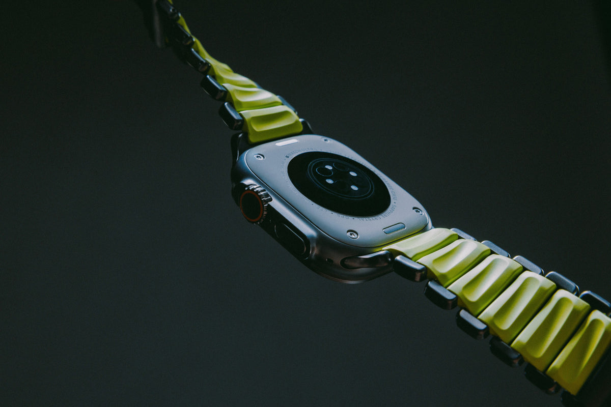 Nomad Stratos Band - 49mm - Natural Titanium - Volt