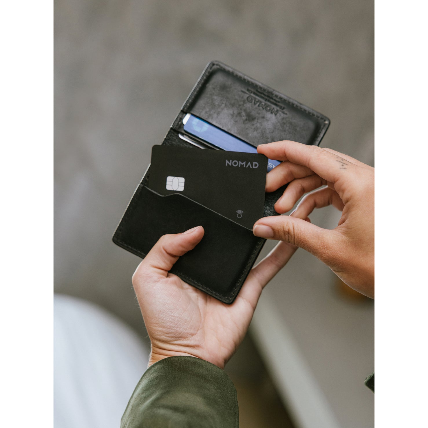 Nomad Tracking Card Pro for Apple Find My - Black